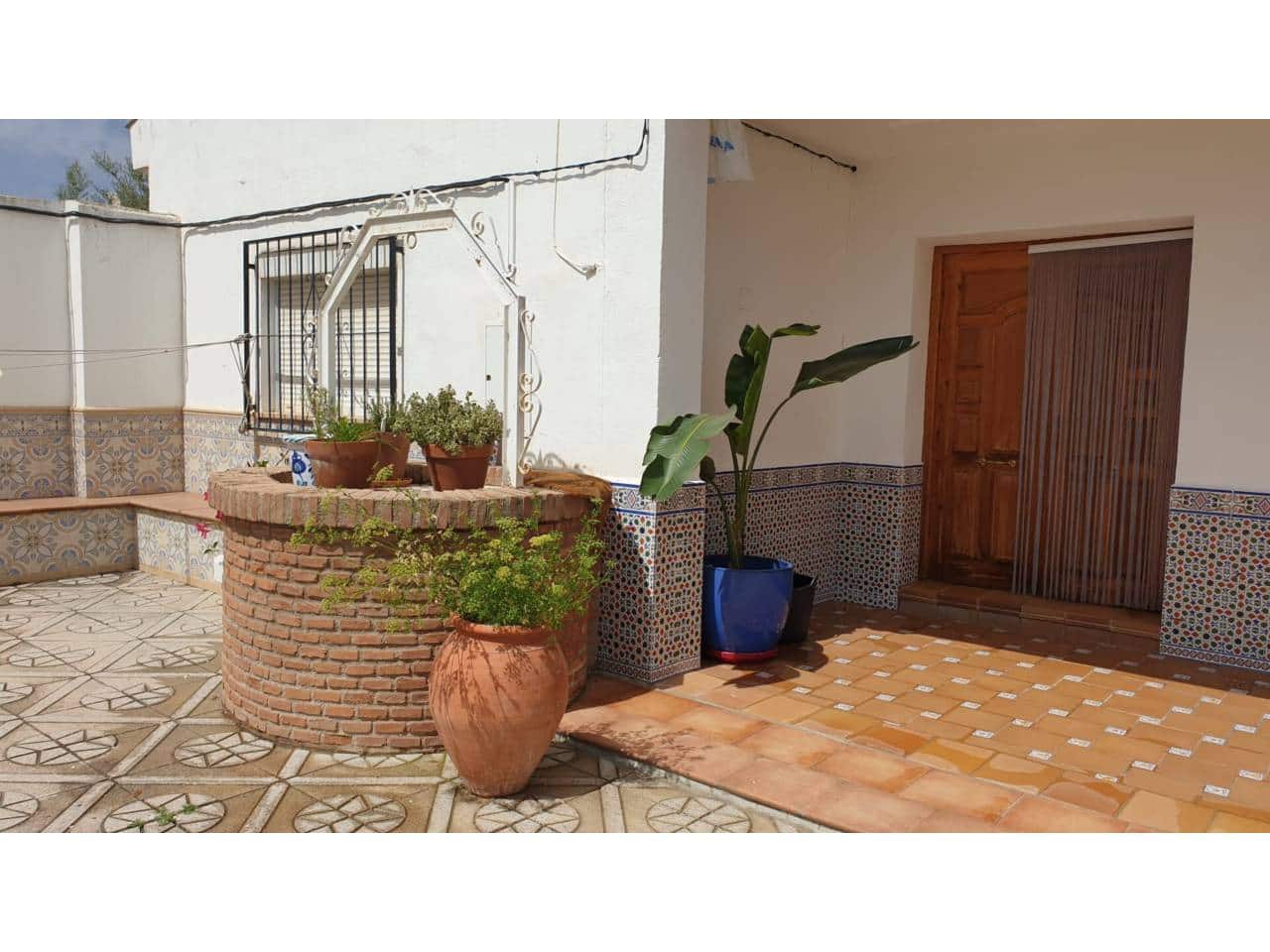 4 soveværelse Villa til salg i Baza med swimmingpool garage - € 260.000 (Ref: 9552930)