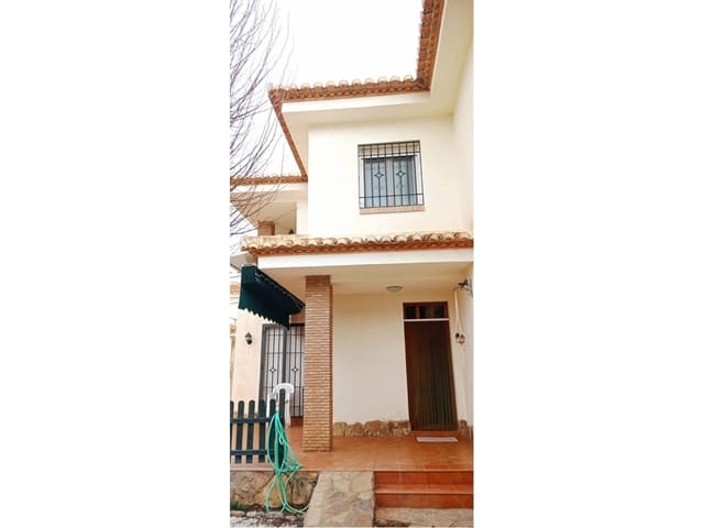 4 soveværelse Villa til salg i Baza med swimmingpool garage - € 208.000 (Ref: 9552931)