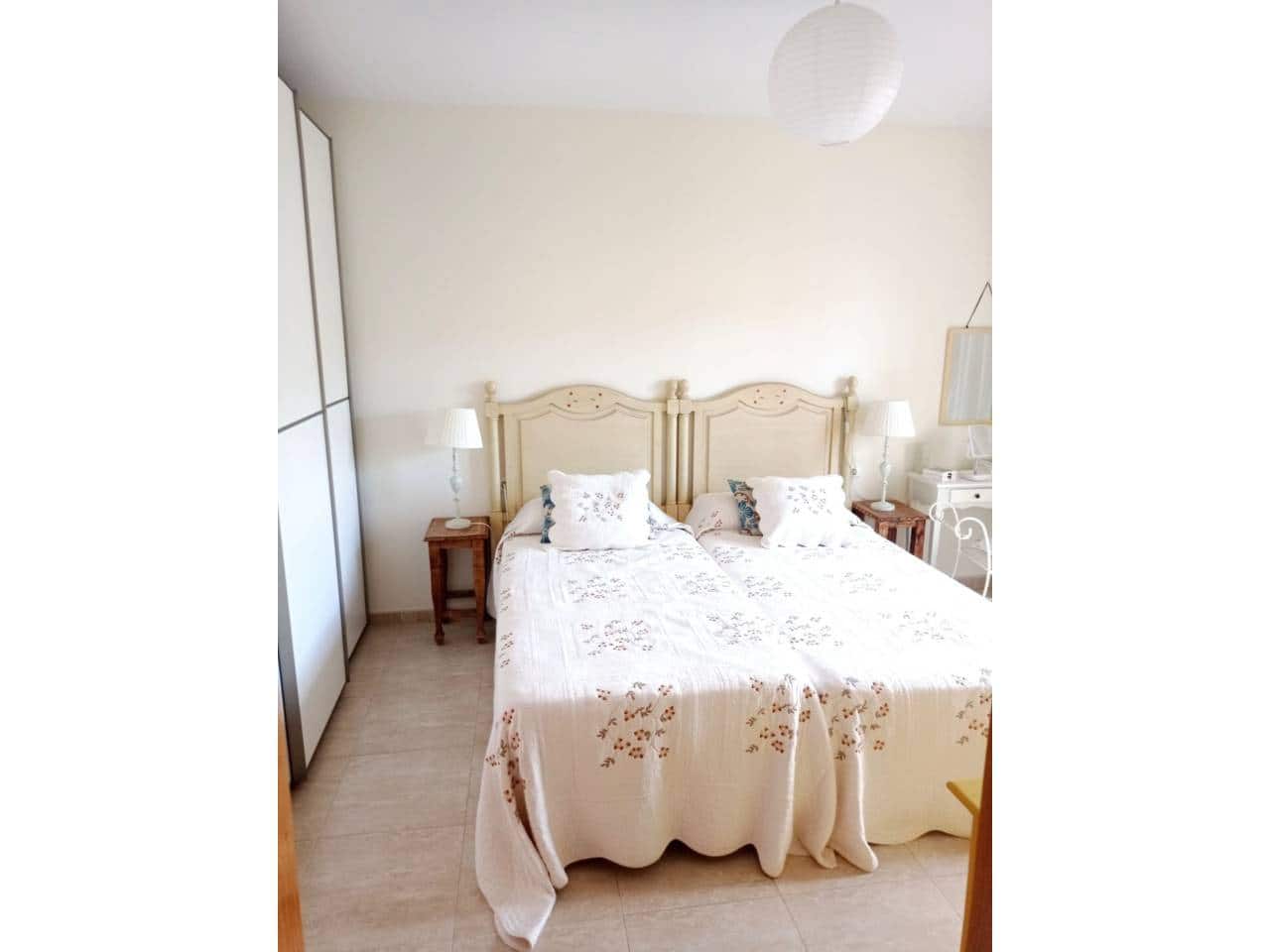 4 soveværelse Villa til salg i Baza med swimmingpool garage - € 208.000 (Ref: 9552931)