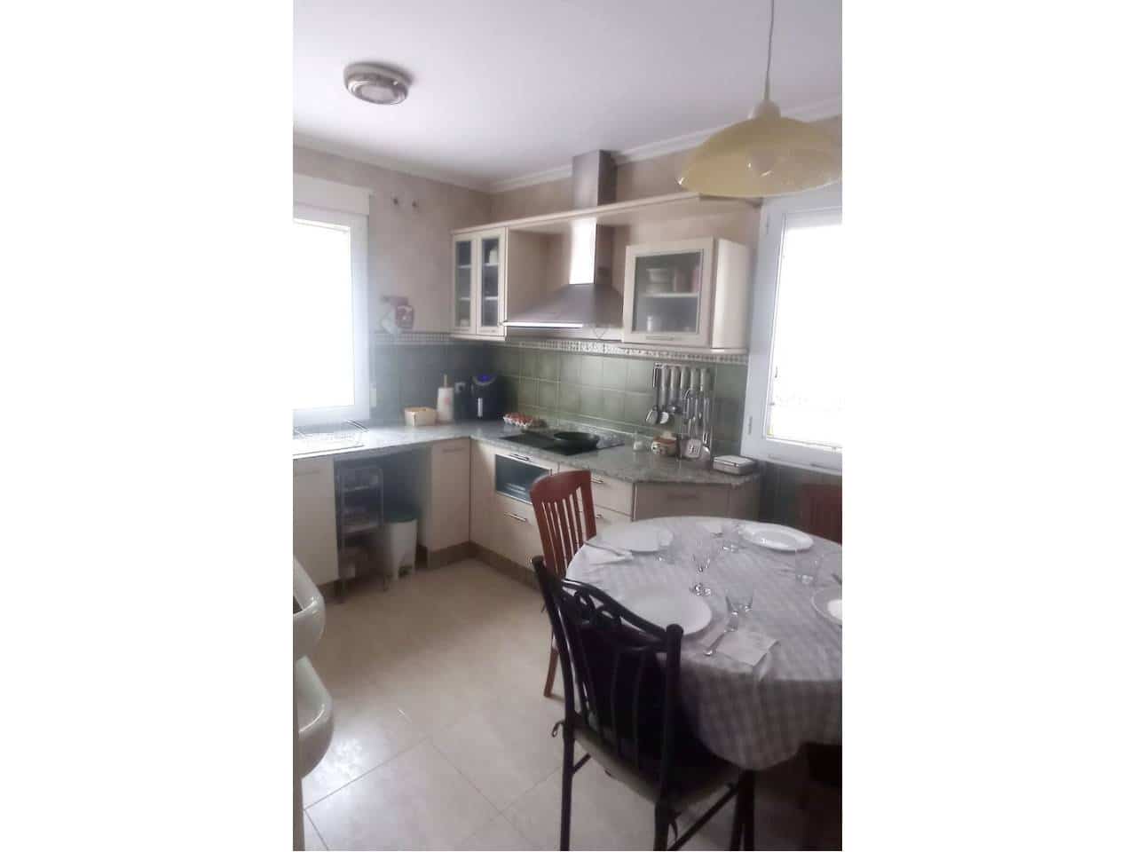 4 soveværelse Villa til salg i Baza med swimmingpool garage - € 208.000 (Ref: 9552931)