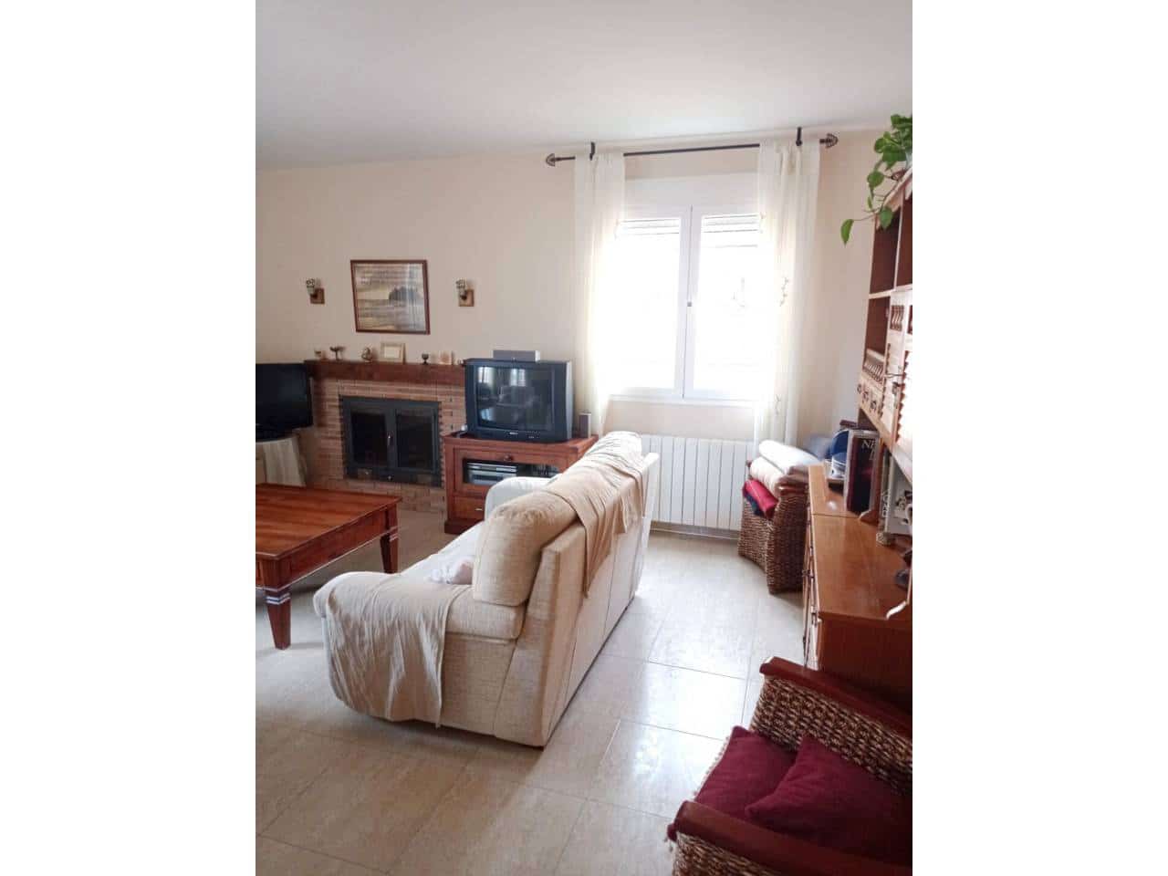 4 soveværelse Villa til salg i Baza med swimmingpool garage - € 208.000 (Ref: 9552931)