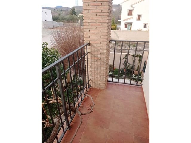 4 soveværelse Villa til salg i Baza med swimmingpool garage - € 208.000 (Ref: 9552931)