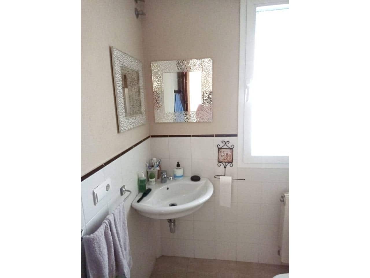 4 soveværelse Villa til salg i Baza med swimmingpool garage - € 208.000 (Ref: 9552931)