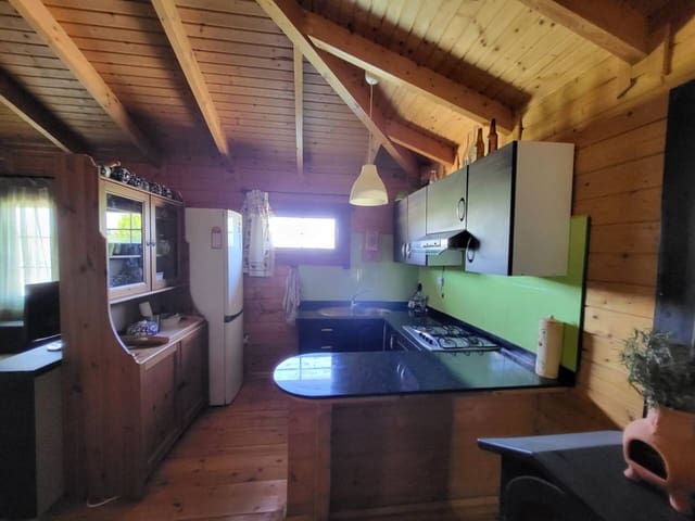 4 soveværelse Villa til salg i Baza med garage - € 140.000 (Ref: 9552932)