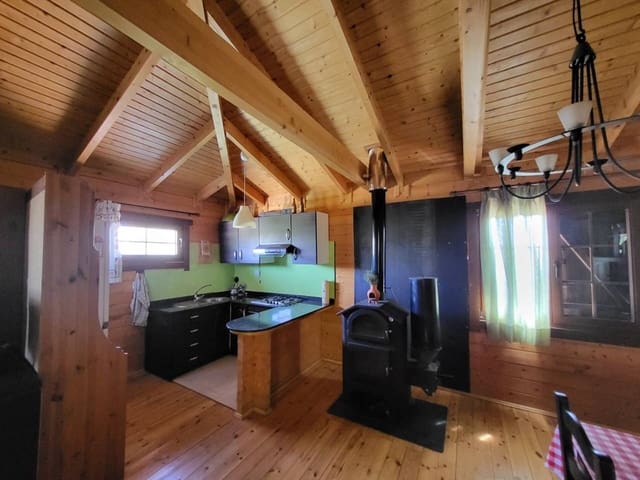 4 soveværelse Villa til salg i Baza med garage - € 140.000 (Ref: 9552932)