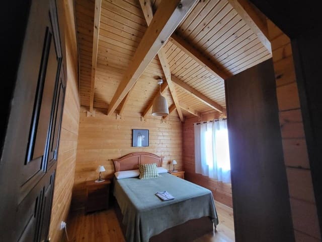 4 soveværelse Villa til salg i Baza med garage - € 140.000 (Ref: 9552932)