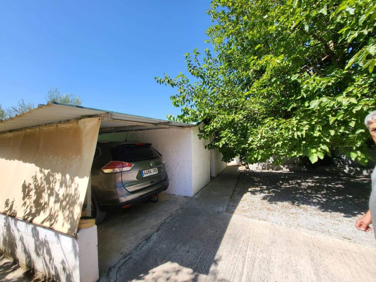 4 sypialnia Willa na sprzedaż w Baza z garażem - 140 000 € (Ref: 9552932)