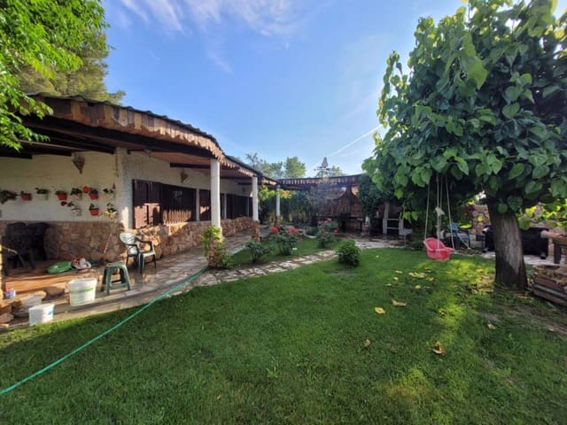 3 soveværelse Villa til salg i Baza med swimmingpool garage - € 250.000 (Ref: 9552933)