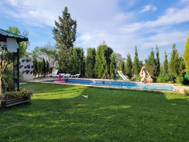 3 soveværelse Villa til salg i Baza med swimmingpool garage - € 250.000 (Ref: 9552933)