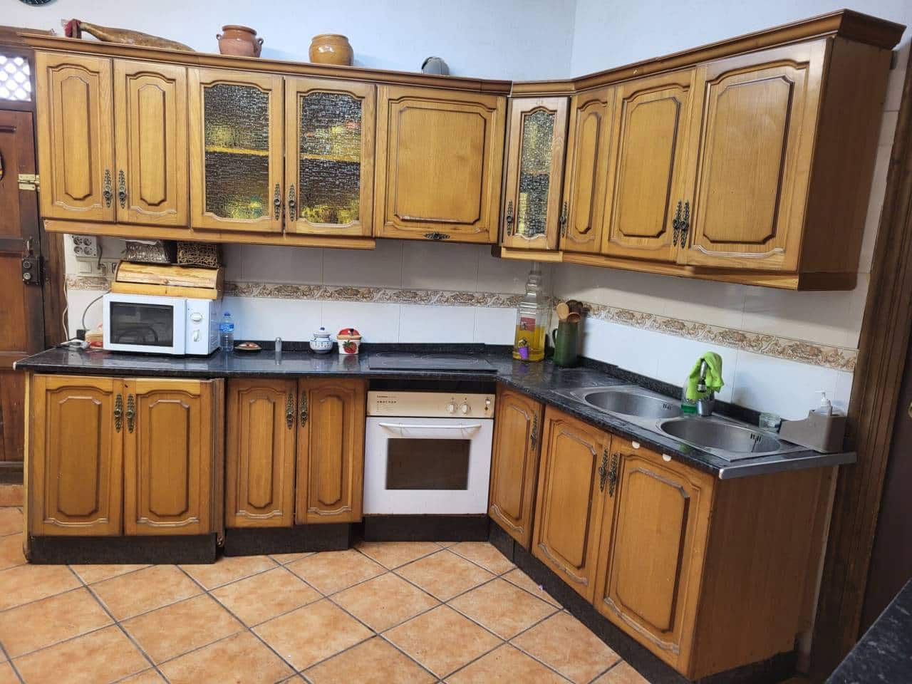 3 soveværelse Villa til salg i Baza med swimmingpool garage - € 250.000 (Ref: 9552933)