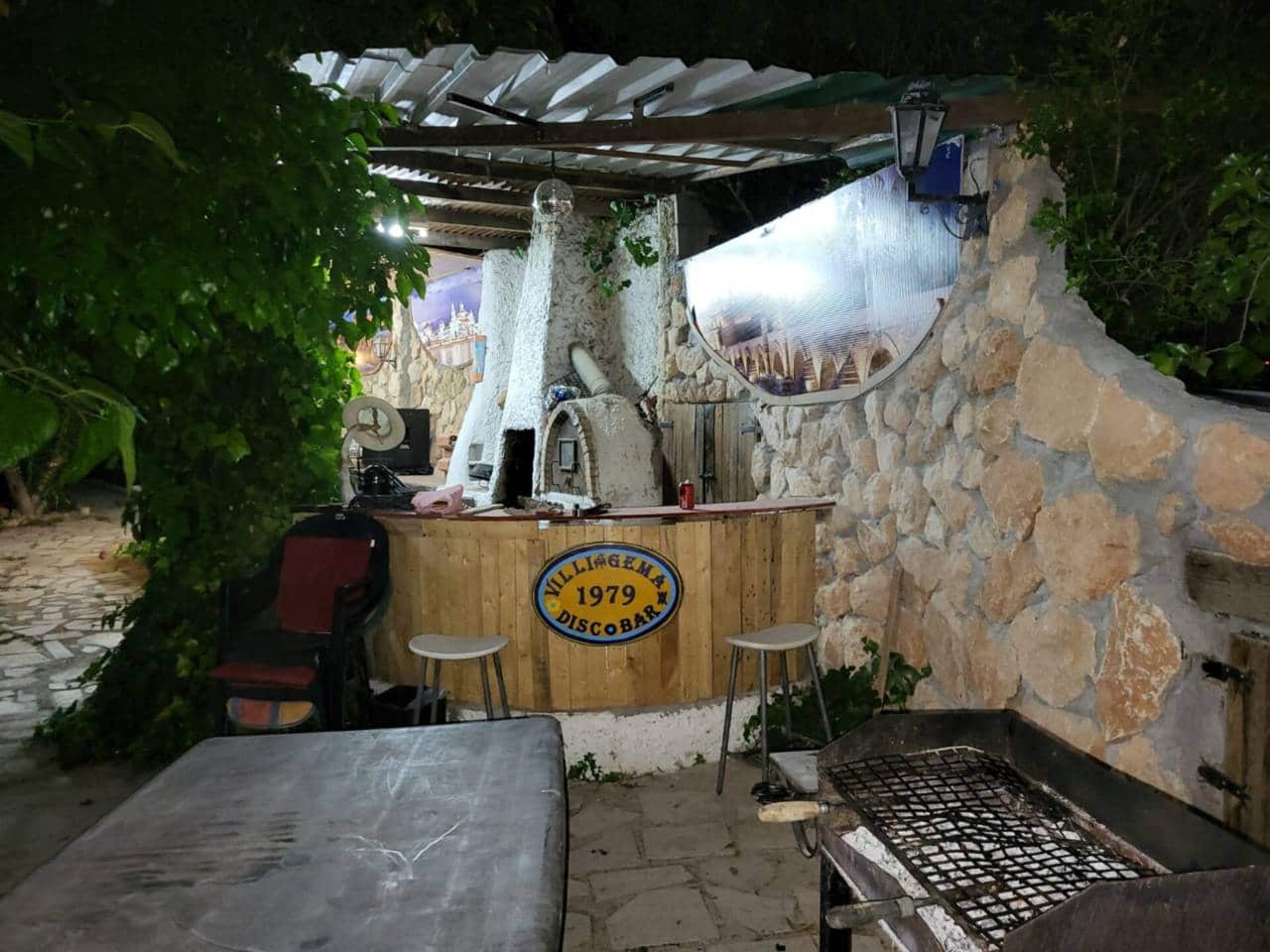 3 soveværelse Villa til salg i Baza med swimmingpool garage - € 250.000 (Ref: 9552933)