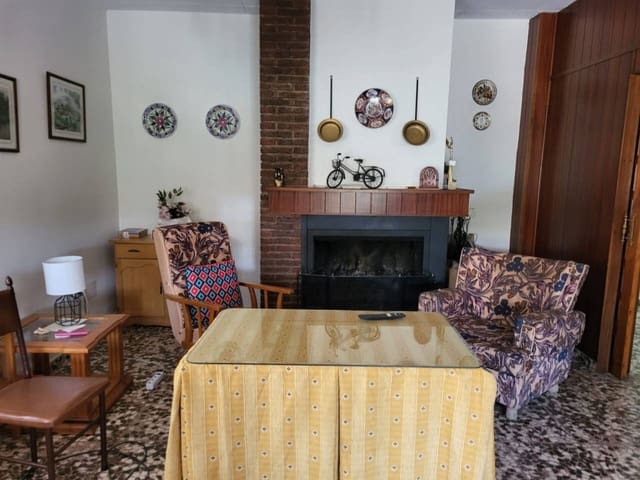 3 soveværelse Villa til salg i Baza med swimmingpool garage - € 290.000 (Ref: 9552934)