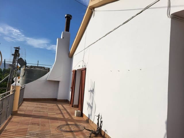 6 soveværelse Villa til salg i Baza med swimmingpool garage - € 300.000 (Ref: 9552935)