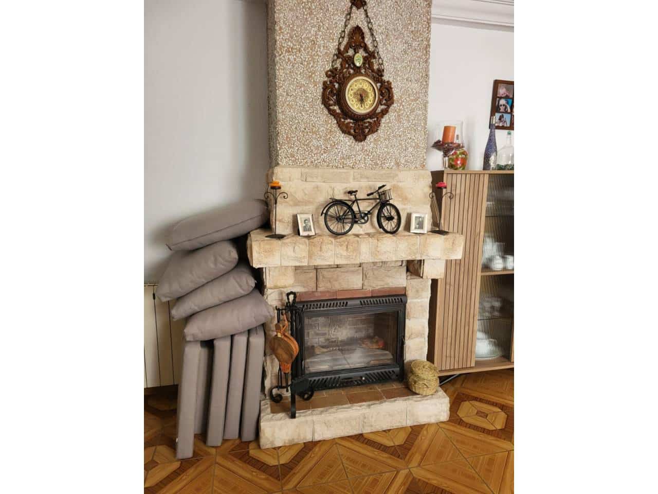 6 makuuhuone Huvila myytävänä paikassa Baza mukana uima-altaan 
autotalli - 300 000 € (Ref: 9552935)