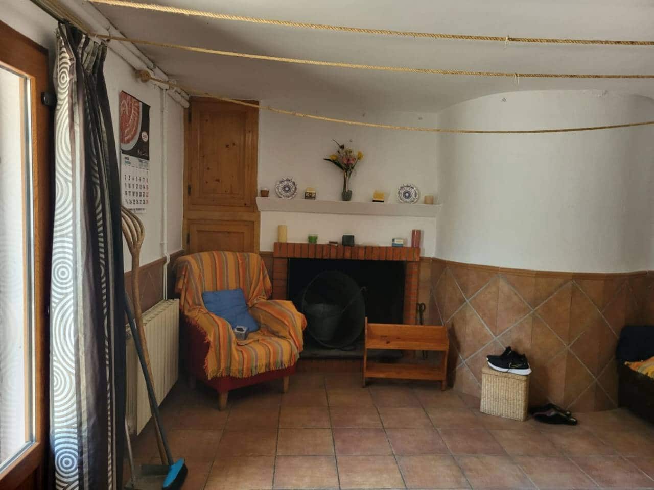 6 makuuhuone Huvila myytävänä paikassa Baza mukana uima-altaan 
autotalli - 300 000 € (Ref: 9552935)