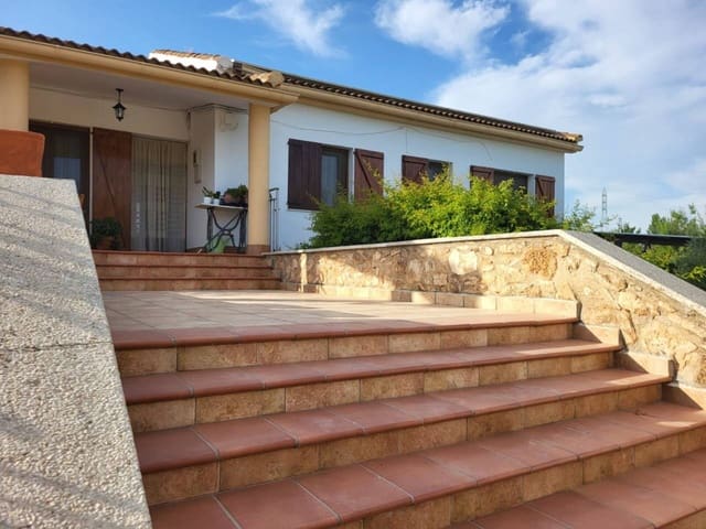 6 soveværelse Villa til salg i Baza med swimmingpool garage - € 300.000 (Ref: 9552935)