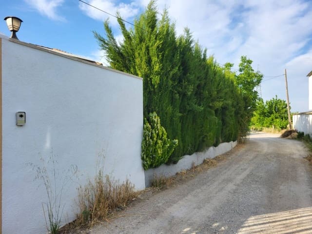 6 soveværelse Villa til salg i Baza med swimmingpool garage - € 300.000 (Ref: 9552935)