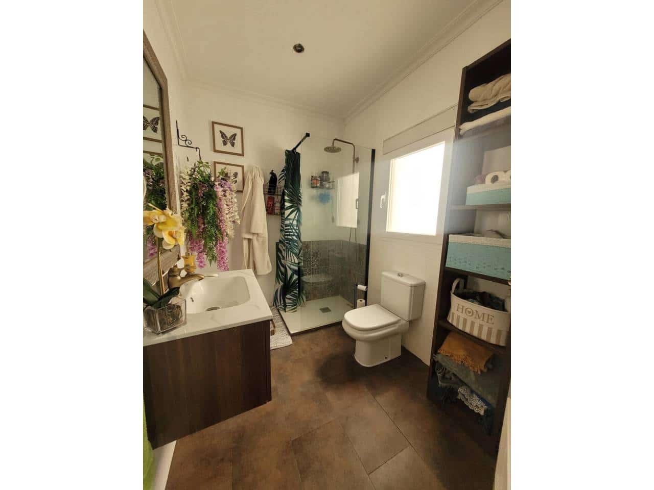 6 makuuhuone Huvila myytävänä paikassa Baza mukana uima-altaan 
autotalli - 300 000 € (Ref: 9552935)