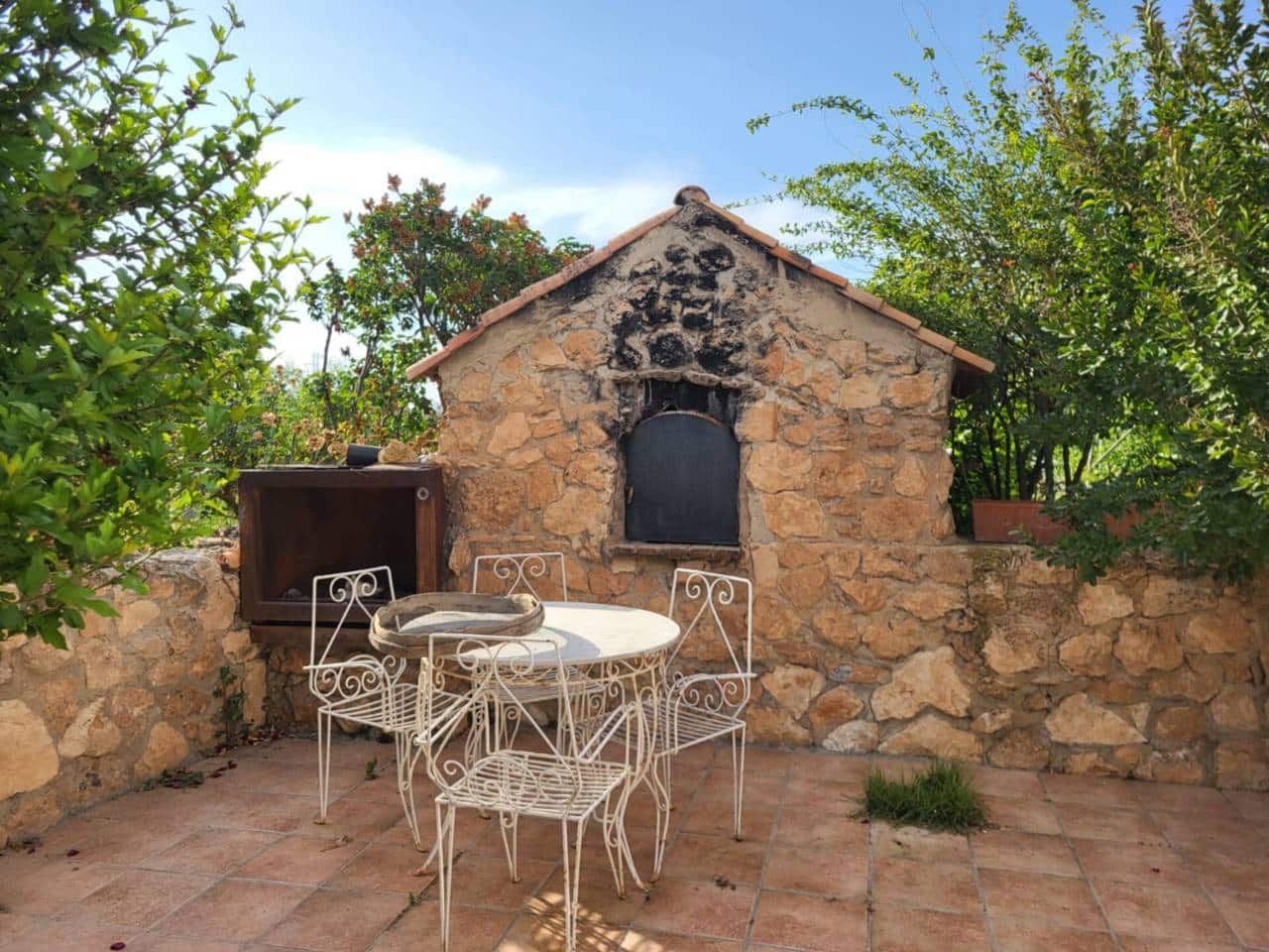 6 makuuhuone Huvila myytävänä paikassa Baza mukana uima-altaan 
autotalli - 300 000 € (Ref: 9552935)