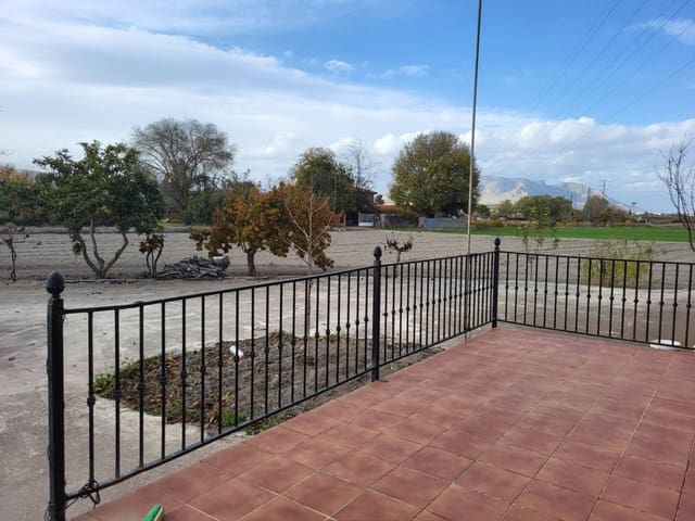 2 soveværelse Villa til salg i Baza med garage - € 150.000 (Ref: 9552937)