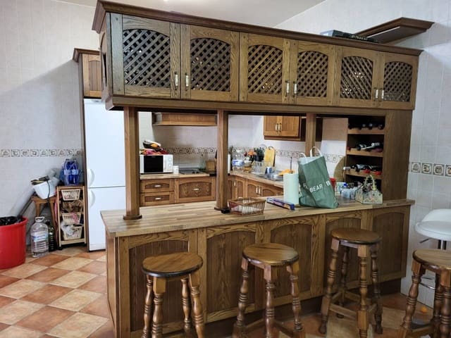 2 soveværelse Villa til salg i Baza med garage - € 150.000 (Ref: 9552937)