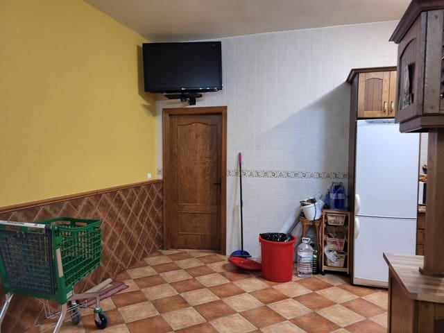 2 soveværelse Villa til salg i Baza med garage - € 150.000 (Ref: 9552937)