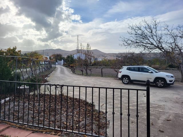 2 soveværelse Villa til salg i Baza med garage - € 150.000 (Ref: 9552937)