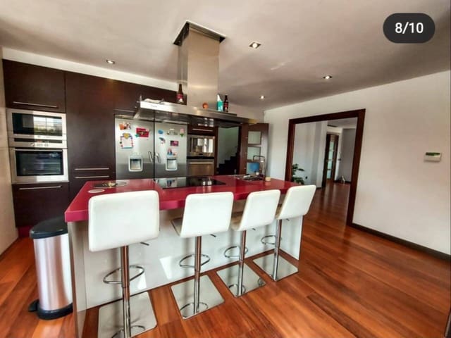 Chalet de 1 habitación en Baza en venta con piscina - 500.000 € (Ref: 9552940)