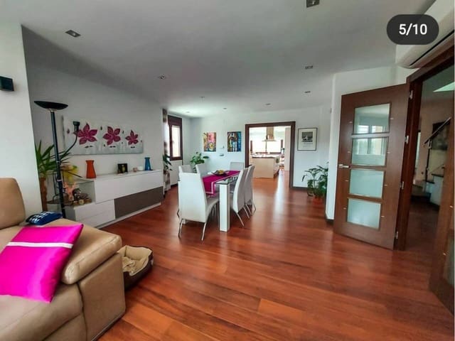 Chalet de 1 habitación en Baza en venta con piscina - 500.000 € (Ref: 9552940)