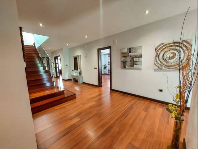 Chalet de 1 habitación en Baza en venta con piscina - 500.000 € (Ref: 9552940)