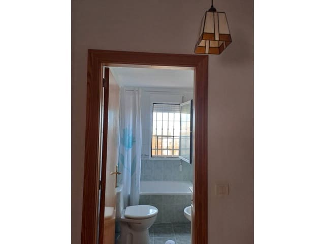 4 chambre Appartement à vendre à Baza avec garage - 135 000 € (Ref: 9564180)