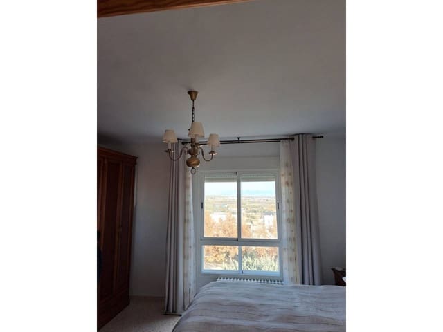 4 chambre Appartement à vendre à Baza avec garage - 135 000 € (Ref: 9564180)