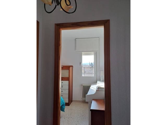 4 chambre Appartement à vendre à Baza avec garage - 135 000 € (Ref: 9564180)