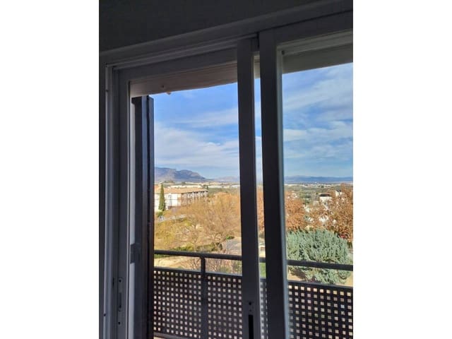 4 chambre Appartement à vendre à Baza avec garage - 135 000 € (Ref: 9564180)