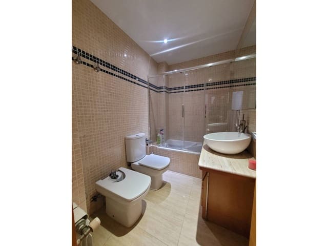 3 Zimmer Wohnung zu vermieten in Baza - 500 € (Ref: 9614582)