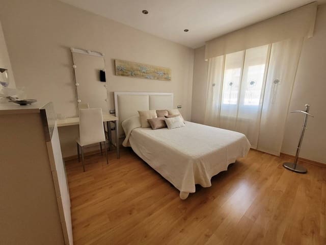 3 Zimmer Wohnung zu vermieten in Baza - 500 € (Ref: 9614582)