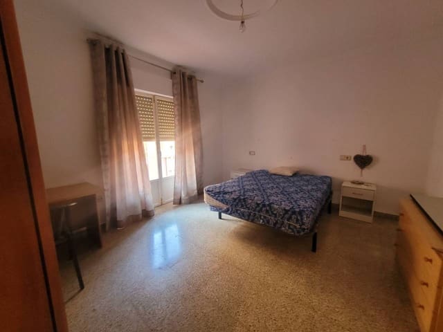 5 bedroom Flat for sale in Baza - € 85,000 (Ref: 9625152)