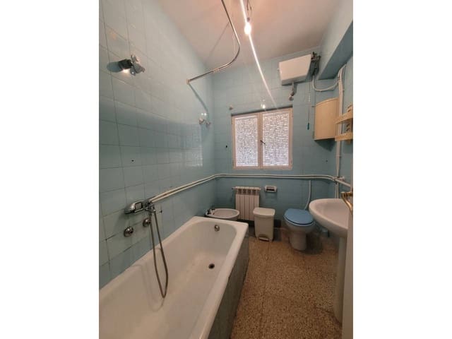 5 bedroom Flat for sale in Baza - € 85,000 (Ref: 9625152)