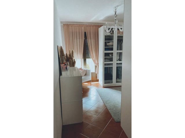 2 sovrum Lägenhet till salu i Baza med garage - 135 000 € (Ref: 9700358)