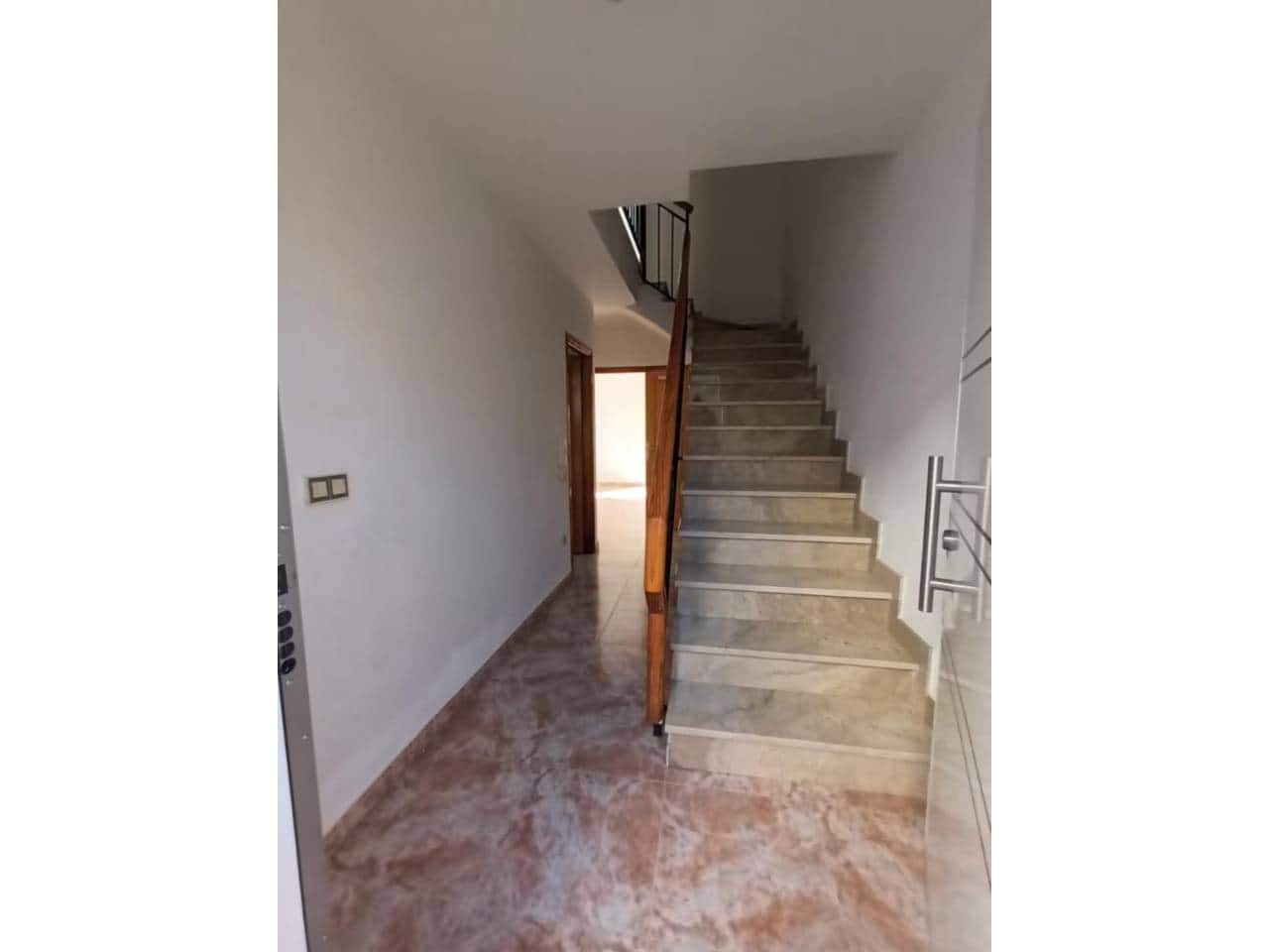 4 soveværelse Lejlighed til salg i Baza med garage - € 128.000 (Ref: 9709484)