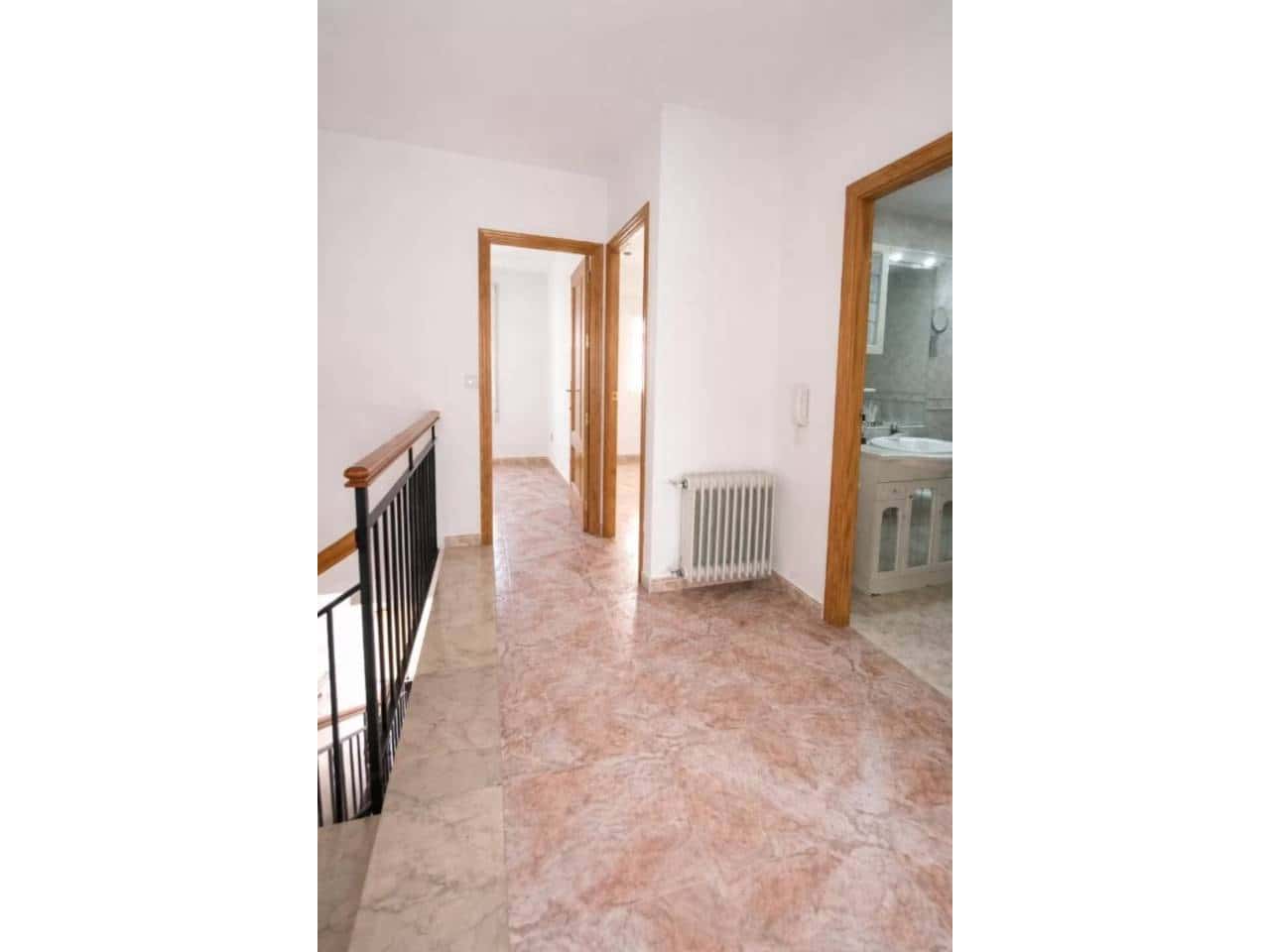 4 soveværelse Lejlighed til salg i Baza med garage - € 128.000 (Ref: 9709484)