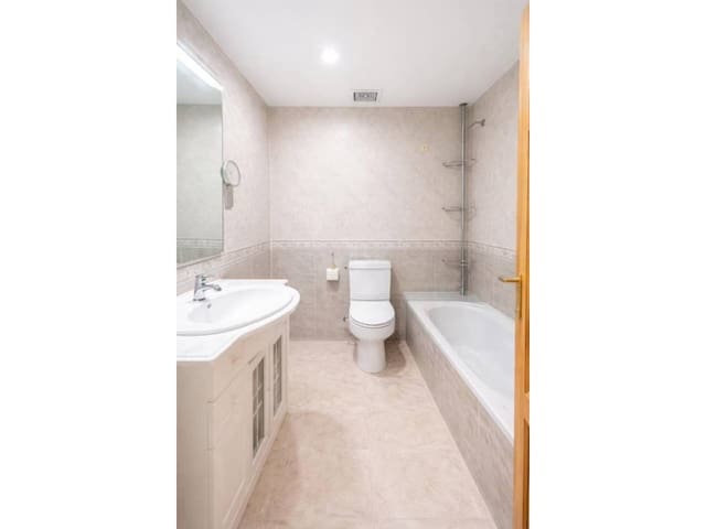 4 quarto Apartamento para venda em Baza com garagem - 128 000 € (Ref: 9709484)