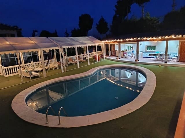 5 sypialnia Hotel na sprzedaż w Cúllar - 350 000 € (Ref: 9709486)