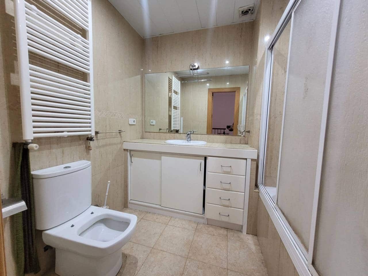 4 sypialnia Willa na sprzedaż w Baza z garażem - 135 000 € (Ref: 9709488)