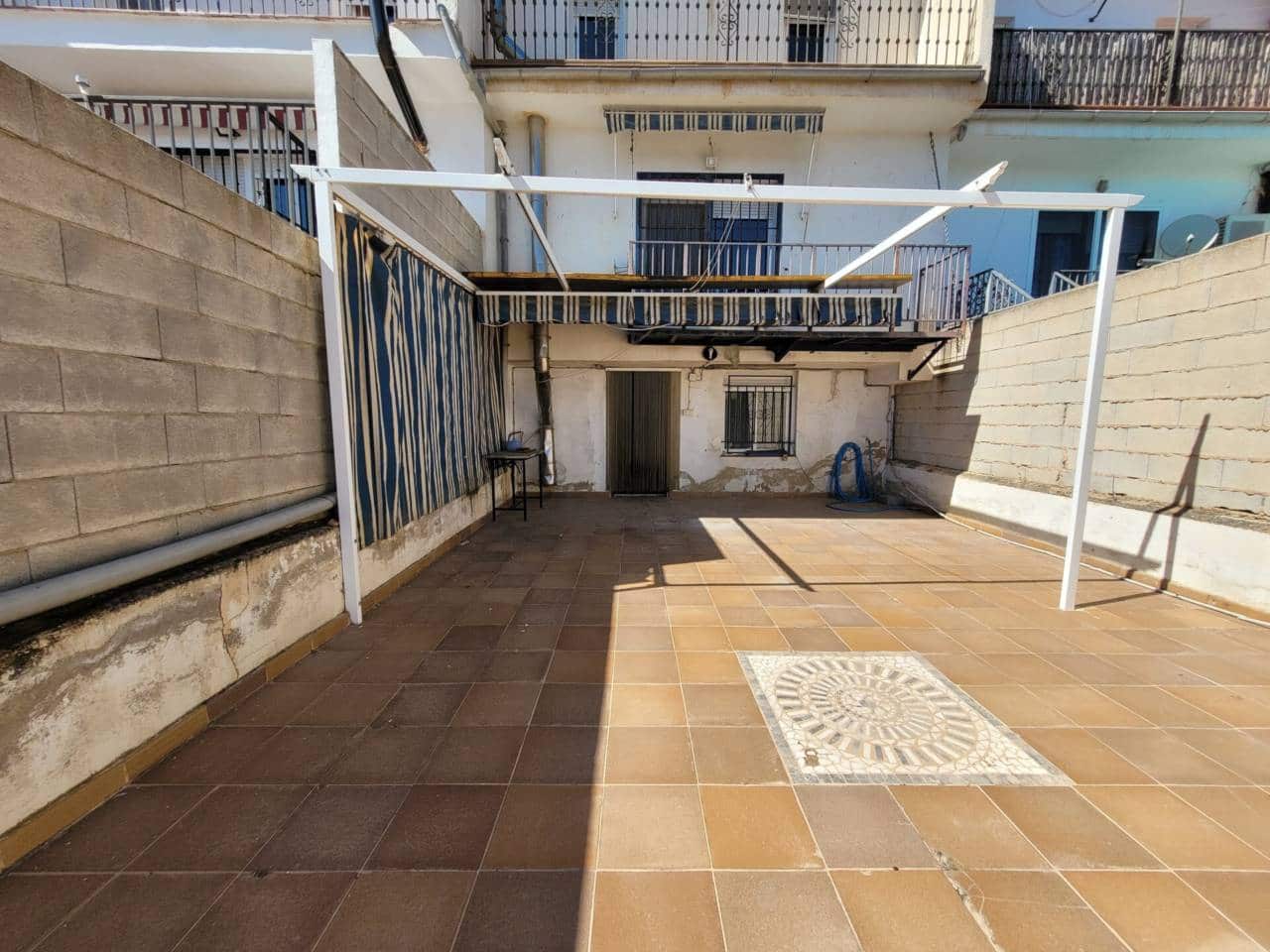 4 sypialnia Willa na sprzedaż w Baza z garażem - 135 000 € (Ref: 9709488)