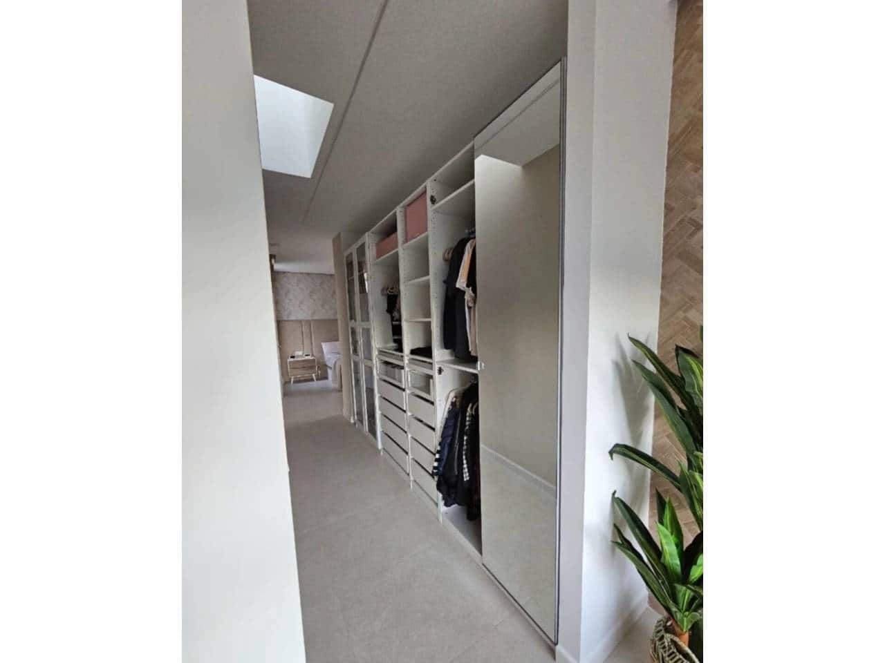 4 bedroom Villa for sale in Baza with pool garage - € 380,000 (Ref: 9709489)