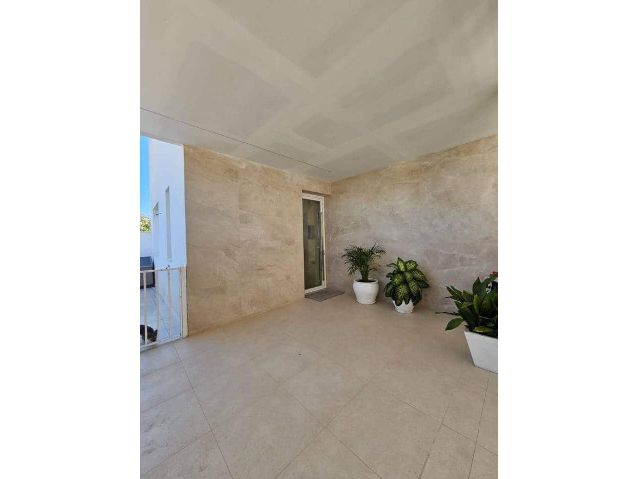 4 bedroom Villa for sale in Baza with pool garage - € 380,000 (Ref: 9709489)