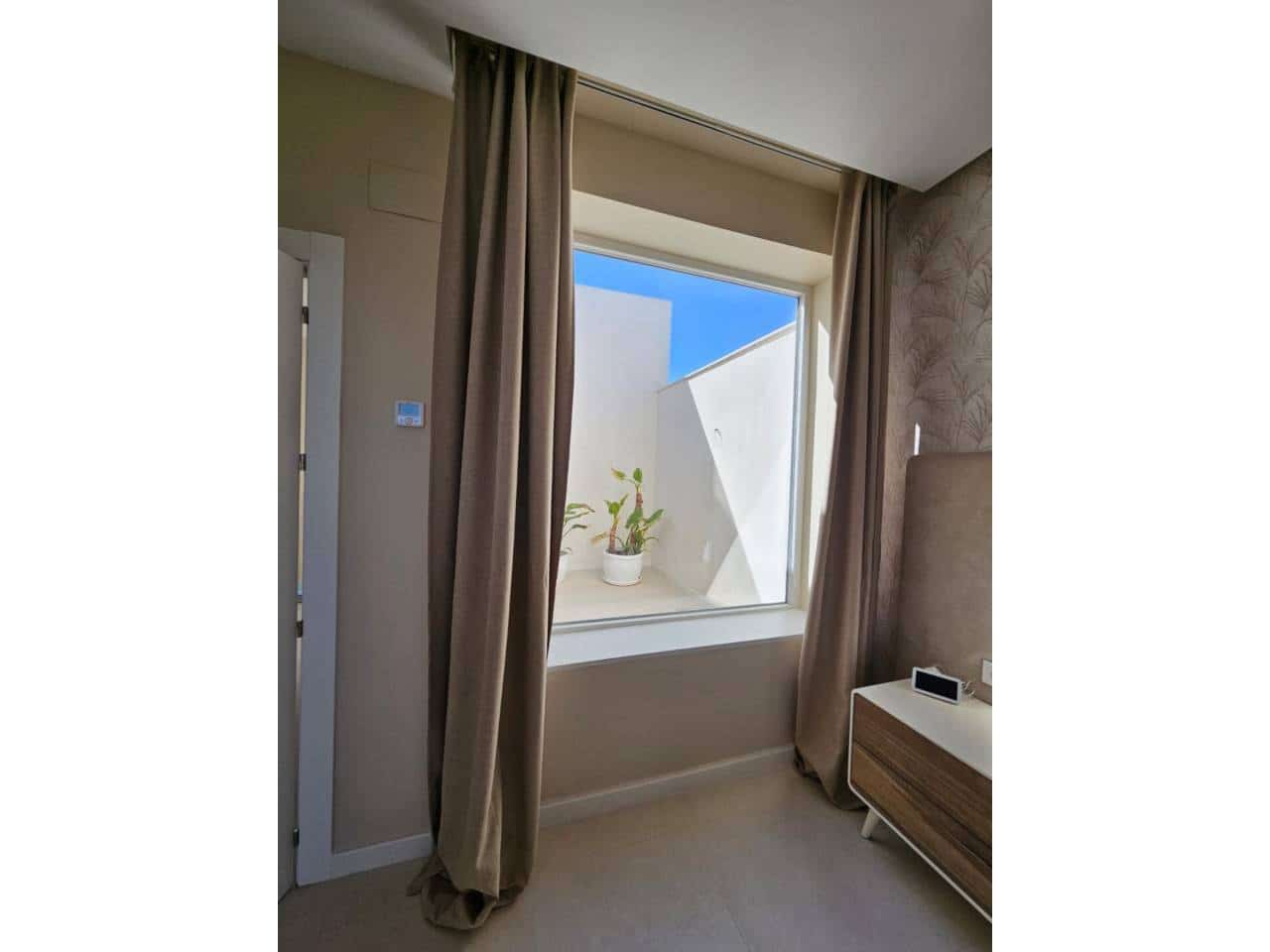 4 bedroom Villa for sale in Baza with pool garage - € 380,000 (Ref: 9709489)