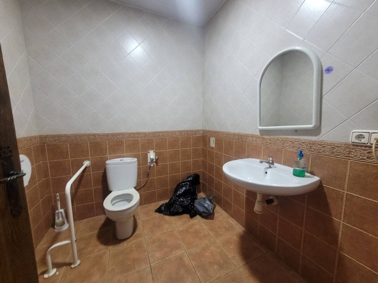 Bar/Restaurant zu verkaufen in Baza - 150.000 € (Ref: 9714393)