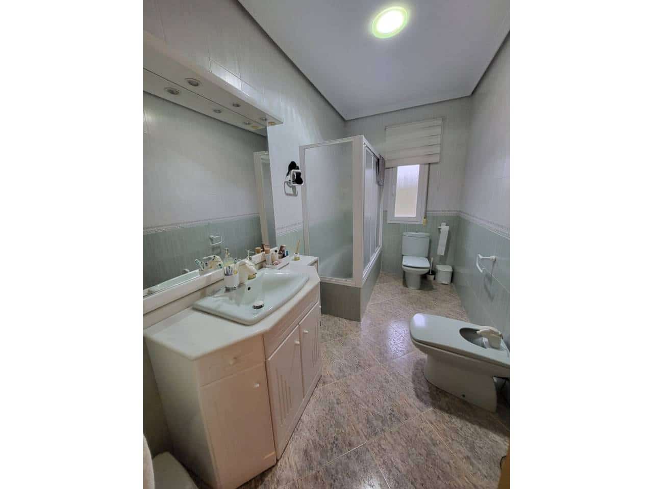 4 bedroom Villa for sale in Baza with pool garage - € 400,000 (Ref: 9719366)